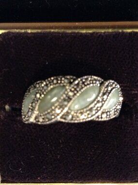 VTG Circa: 1985 Aventurine Quartz Marcasite Sterling Cocktail Ring Quiet Luxury
